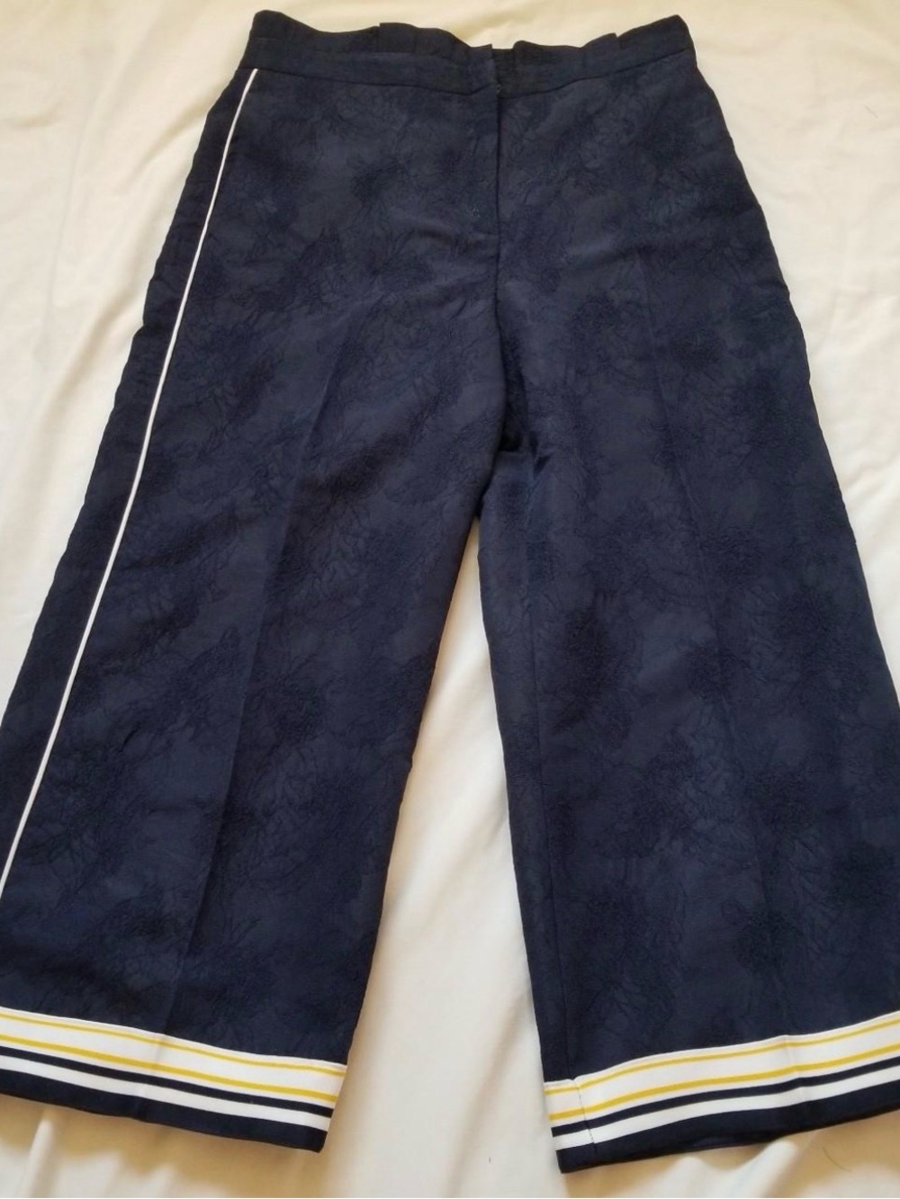 Zara Navy Wide-Leg Crop Pants w/Retro Sport Trim Details Embossed Brocade sz S
